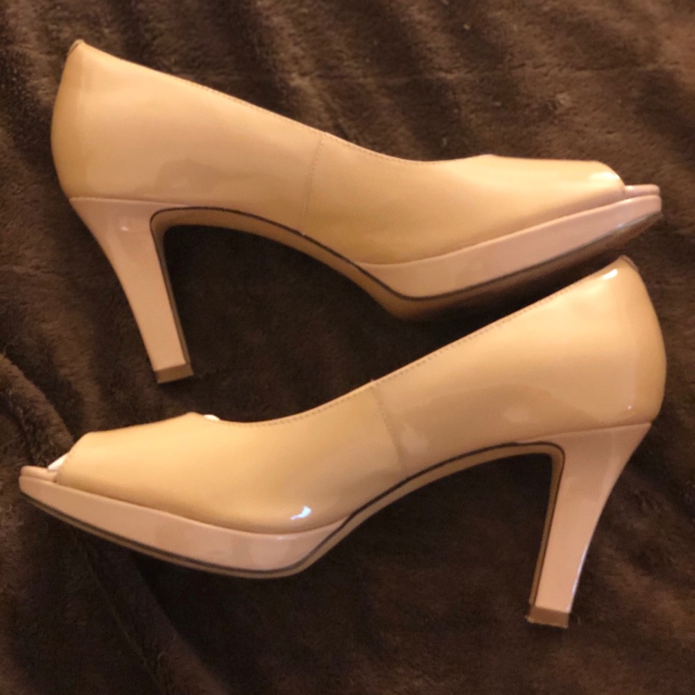 CLARKS - Nude peep toes - Size 10 - SALE!!